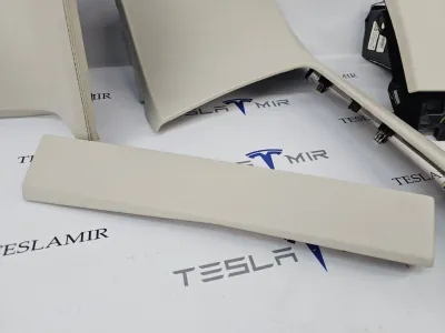 Накладка центральной панели нижняя Tesla Model S 2018 — фото 4