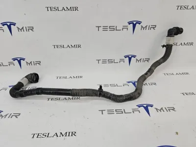 Патрубок системы охлаждения пластиковый Tesla Model S 2022