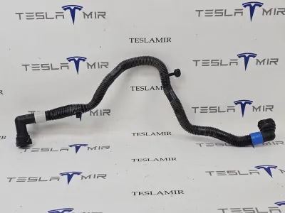 Патрубок системы охлаждения пластиковый Tesla Model S 2022
