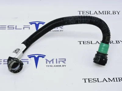 Патрубок системы охлаждения пластиковый Tesla Model S 2022 — фото 2
