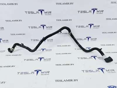 Патрубок системы охлаждения пластиковый Tesla Model S 2022