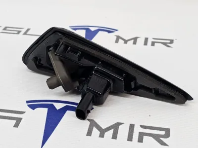 Повторитель поворота (камера крыла АП2.0/2.5/3.0/4.0) левый Tesla Model Y 2025 — фото 4