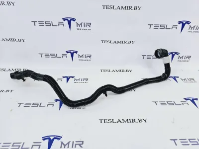 Патрубок системы охлаждения пластиковый Tesla Model S 2022