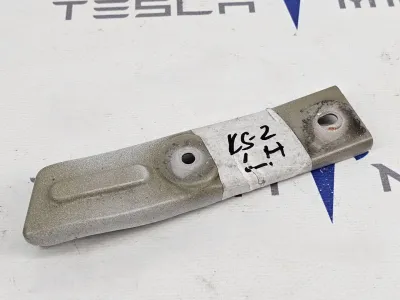 Кронштейн крыла левый Tesla Model S 2018