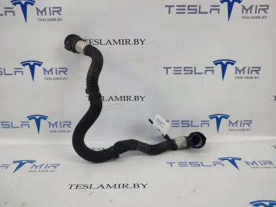 Патрубок системы охлаждения пластиковый Tesla Model 3 2020