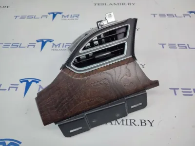 Декоративная накладка центральной консоли Tesla Model S 2018