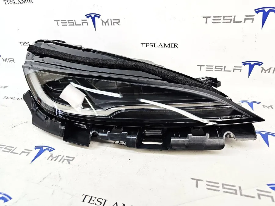 Фара правая Tesla Model 3 2024 — фото 1