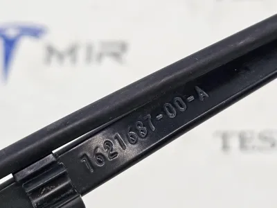 Щеткодержатель (поводок стеклоочистителя, дворник) правый Tesla Model 3 2023 — фото 4