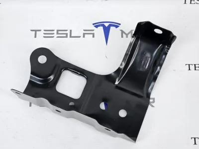 Кронштейн нижнего усилителя переднего бампера Tesla Model Y 2025 — фото 3