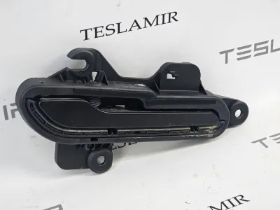 Ручка наружная двери правой Tesla Model Y 2025