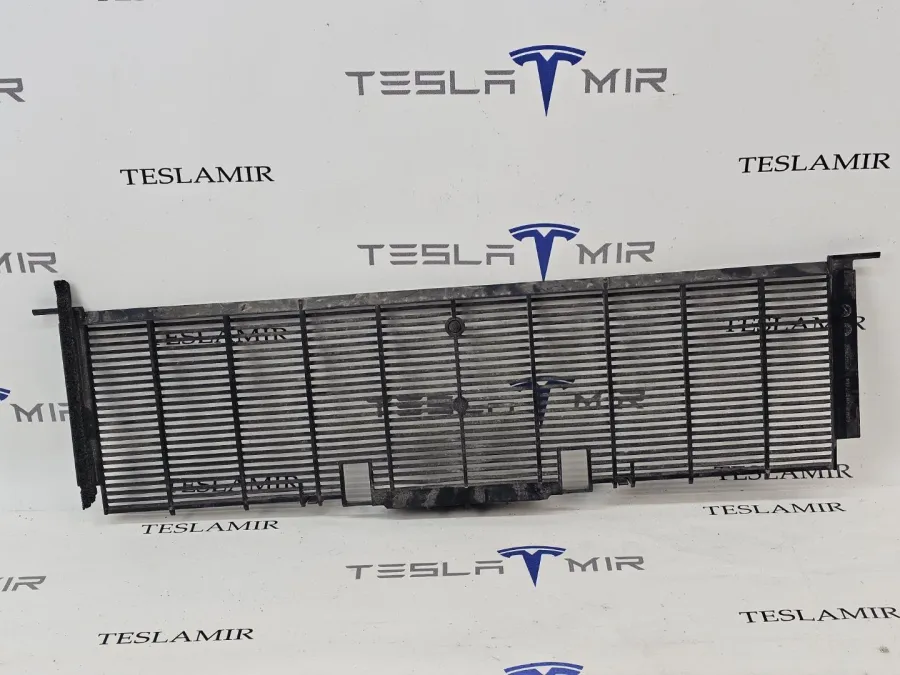 Радиатор охлаждения основной центральный Tesla Model Y 2021 — фото 1