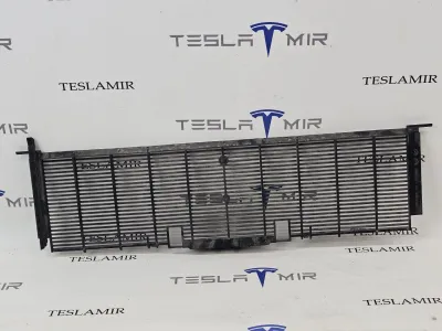 Радиатор охлаждения основной центральный Tesla Model Y 2021