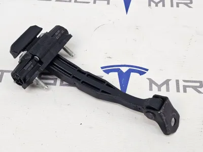 Ограничитель открывания двери задней Tesla Model Y 2024