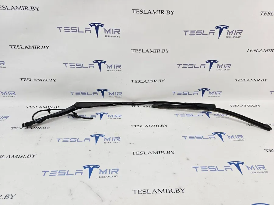 Щеткодержатель (поводок стеклоочистителя, дворник) правый Tesla Model 3 2022 — фото 1