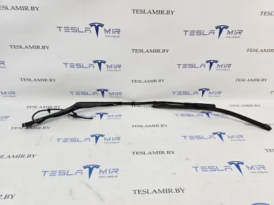 Щеткодержатель (поводок стеклоочистителя, дворник) правый Tesla Model 3 2022