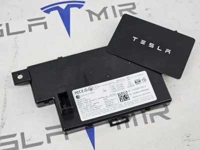 Ключ-карта Tesla Model Y 2021