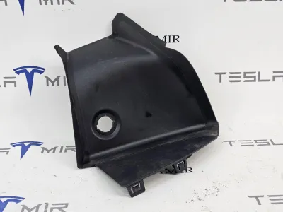 Накладка заднего фонаря правая Tesla Model Y 2025