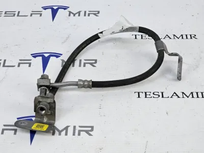 Шланг тормозной передний правый Tesla Model 3 2023