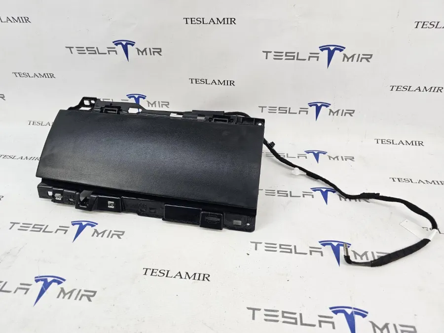 Бардачок Tesla Model S 2022 — фото 1