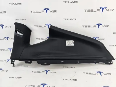 Накладка ремня безопасности стойки С правая Tesla Model Y 2025