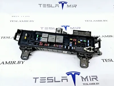 Блок предохранителей Tesla Model S 2017
