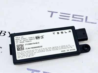 Bluetooth антенна Tesla Model Y 2021 — фото 2