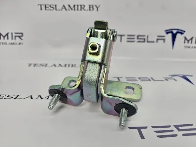 Петля крышки багажника правая Tesla Model Y 2021