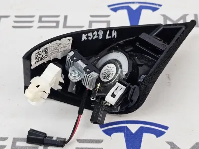 Сетка на динамик двери передней левой Tesla Model 3 2024 — фото 2