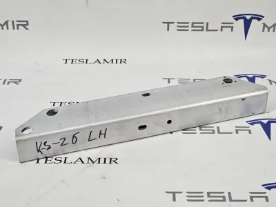 Распорка стоек Tesla Model S 2022