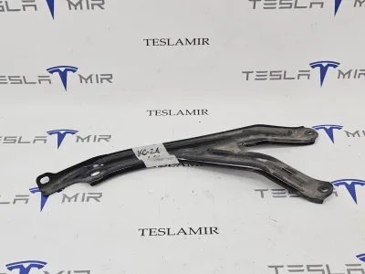 Распорка стоек Tesla Model S 2022
