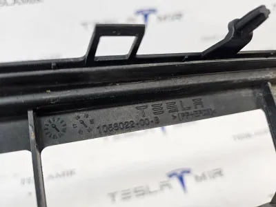 Решетка гриль декоративная основного радиатора (передний бампер) Tesla Model S 2018 — фото 2