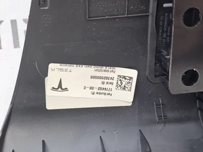 Подушка безопасности коленная водителя Tesla Model 3 2025 — фото 5