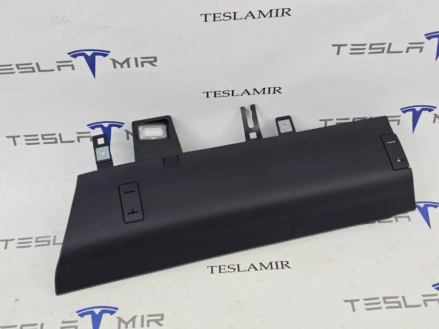 Подушка безопасности коленная пассажира Tesla Model 3 2025 — фото 1