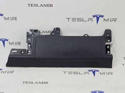 Подушка безопасности коленная пассажира Tesla Model Y 2024