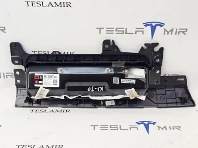 Подушка безопасности коленная пассажира Tesla Model Y 2024 — фото 2