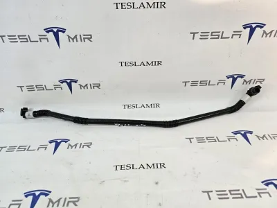 Патрубок системы охлаждения пластиковый Tesla Model 3 2022