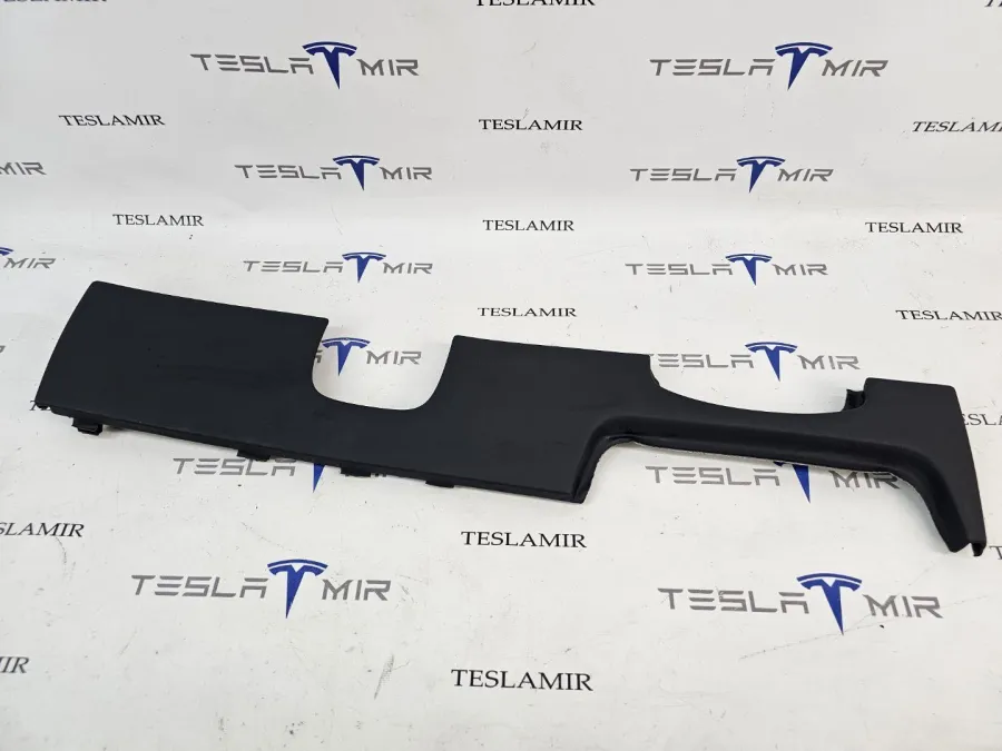 Декоративная накладка центральной консоли Tesla Model 3 2024 — фото 1