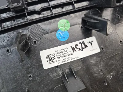 Декоративная накладка центральной консоли Tesla Model 3 2024 — фото 3