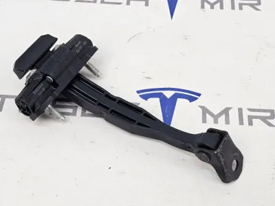 Ограничитель открывания двери задней Tesla Model Y 2022