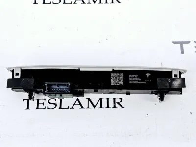 Фонарь салона (плафон) передний верхний Tesla Model 3 2023 — фото 2