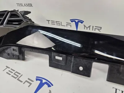 Декоративная накладка центральной консоли Tesla Model X 2018 — фото 5