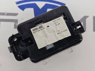 Фонарь салона (плафон) передний верхний Tesla Model S 2018 — фото 2