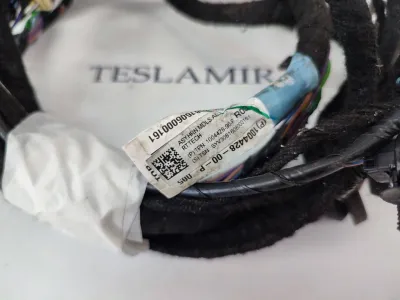 Проводка крышки багажника Tesla Model S 2018 — фото 2