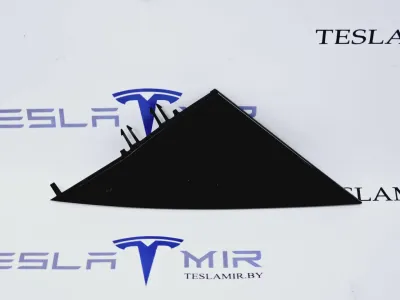 Накладка на зеркало (треугольник) правая Tesla Model 3 2020