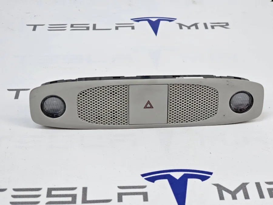 Фонарь салона (плафон) передний верхний Tesla Model Y 2021 — фото 1