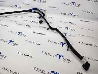 Патрубок системы охлаждения пластиковый Tesla Model 3 2023