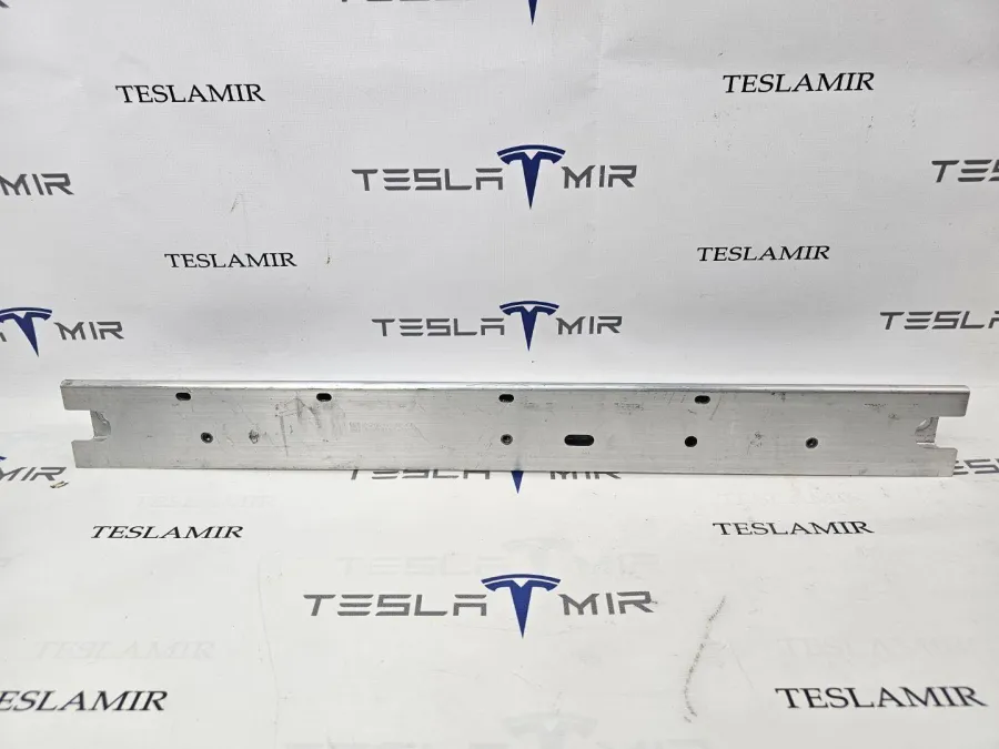Усилитель бокса подкапотного Tesla Model Y 2025 — фото 1