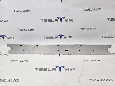 Усилитель бокса подкапотного Tesla Model Y 2025