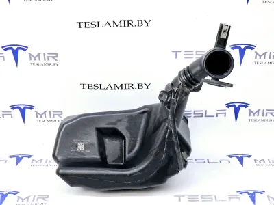 Бачок омывателя Tesla Model 3 2023
