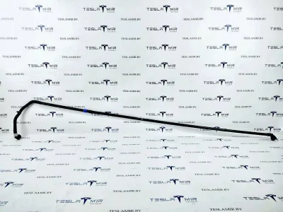 Патрубок системы охлаждения пластиковый Tesla Model 3 2023